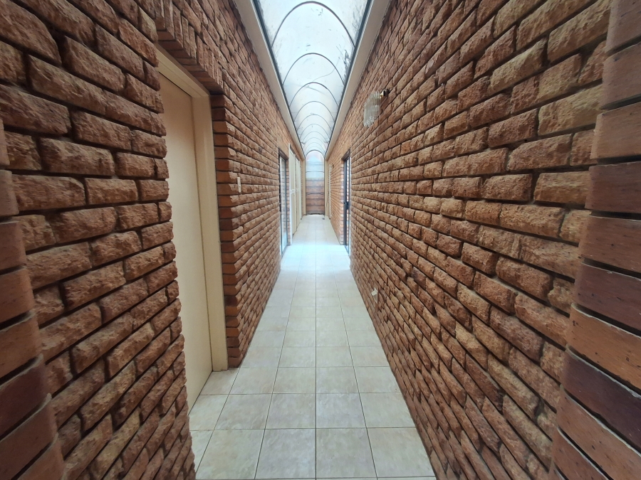 5 Bedroom Property for Sale in Jan Cillierspark Free State